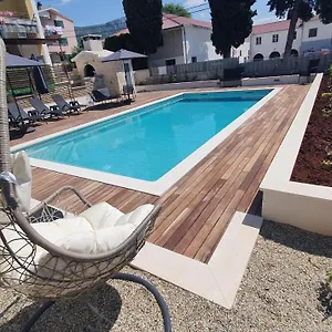 Mestrovic With Heated Swiming Pool- Near Split , Kaštela Croatie